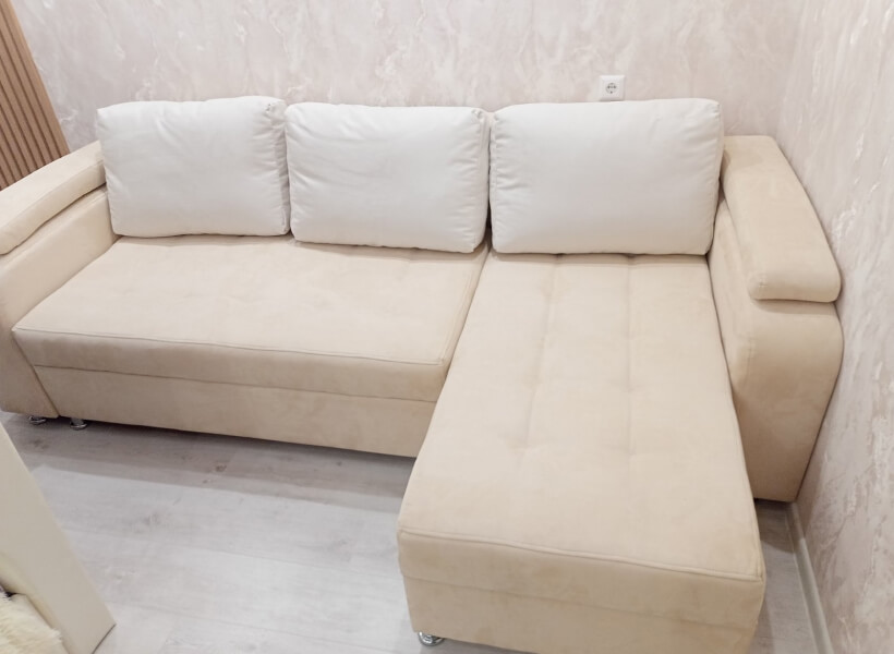 Фото нашей работы по перетяжки мебели