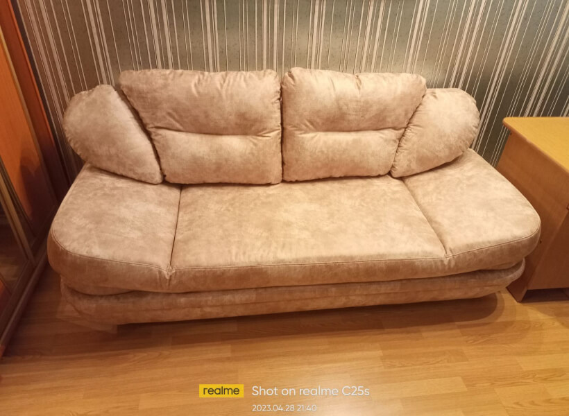 Фото нашей работы по перетяжки мебели